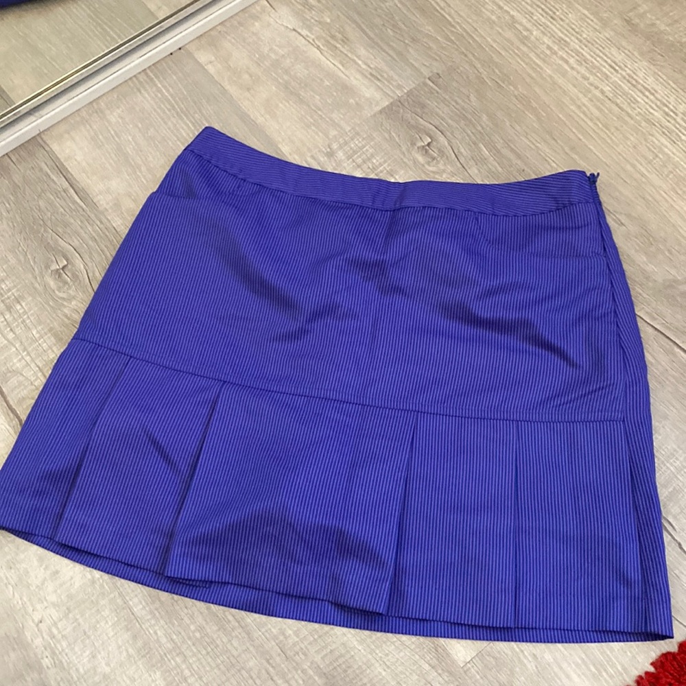 Adidas - NWOT - Beautiful Skort - work or play!! Sz 6